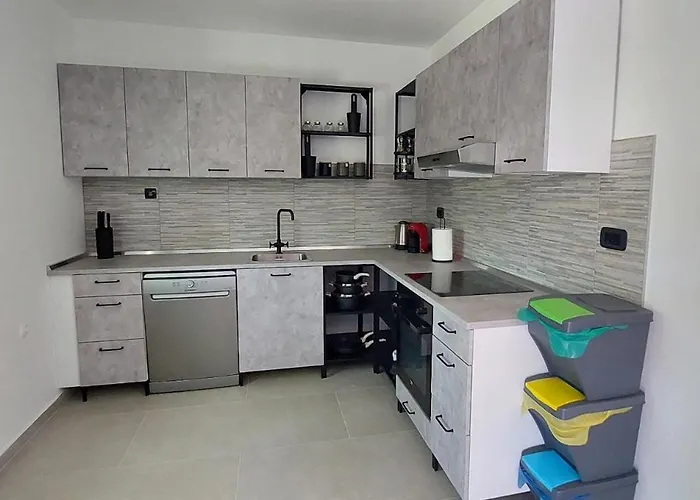 Appartement Family-friendly With Swimming Pool Pomer, Medulin - 17681