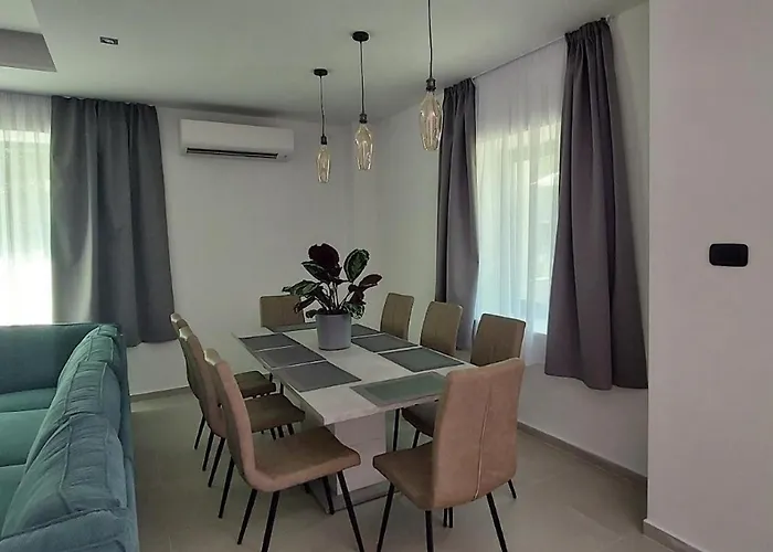 Family-friendly With Swimming Pool Pomer, Medulin - 17681