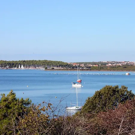 Διαμέρισμα Family-friendly With Swimming Pool Pomer, Medulin - 17681 *