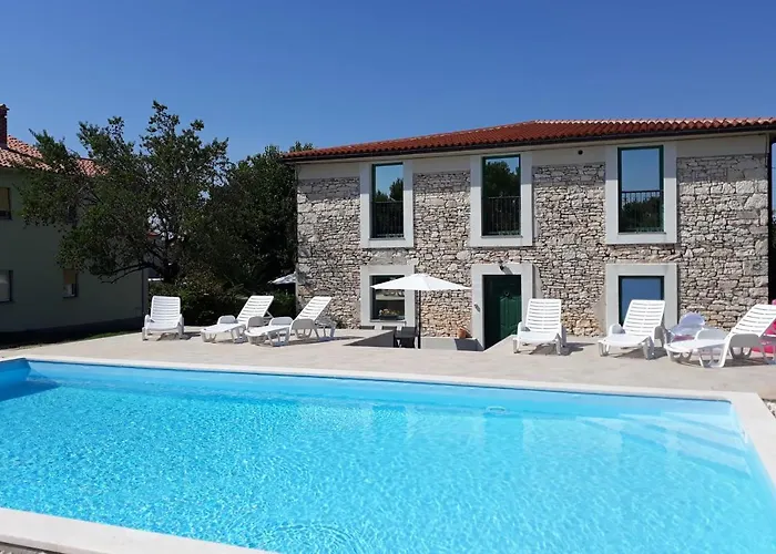 Family-friendly With Swimming Pool Pomer, Medulin - 17681 * Пула